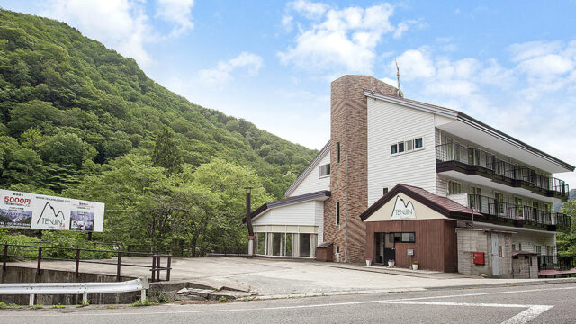 lodge_parking